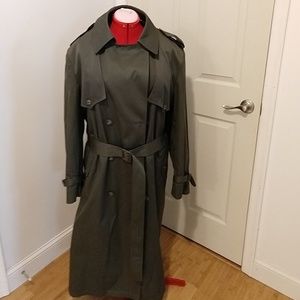 London Fog brand trench coat. Great condition!